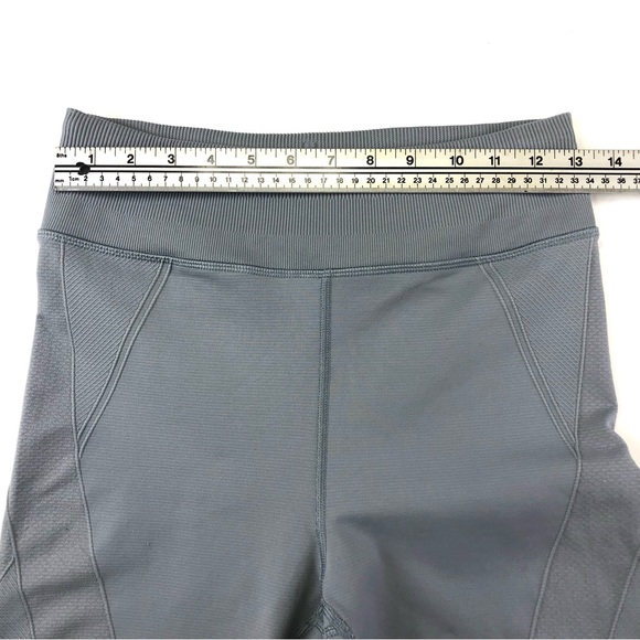 Lululemon grey 8” inseam bike shorts Size 8 - Picture 3 of 8